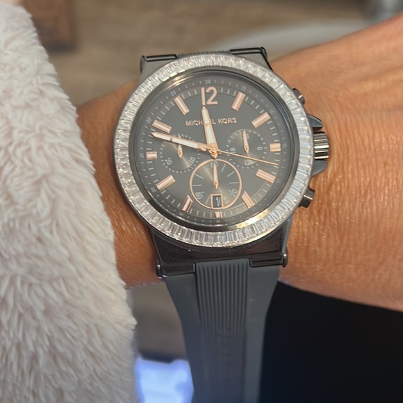 Michael Kors, Dylan, pave gun metal watch - Picture 3 of 3